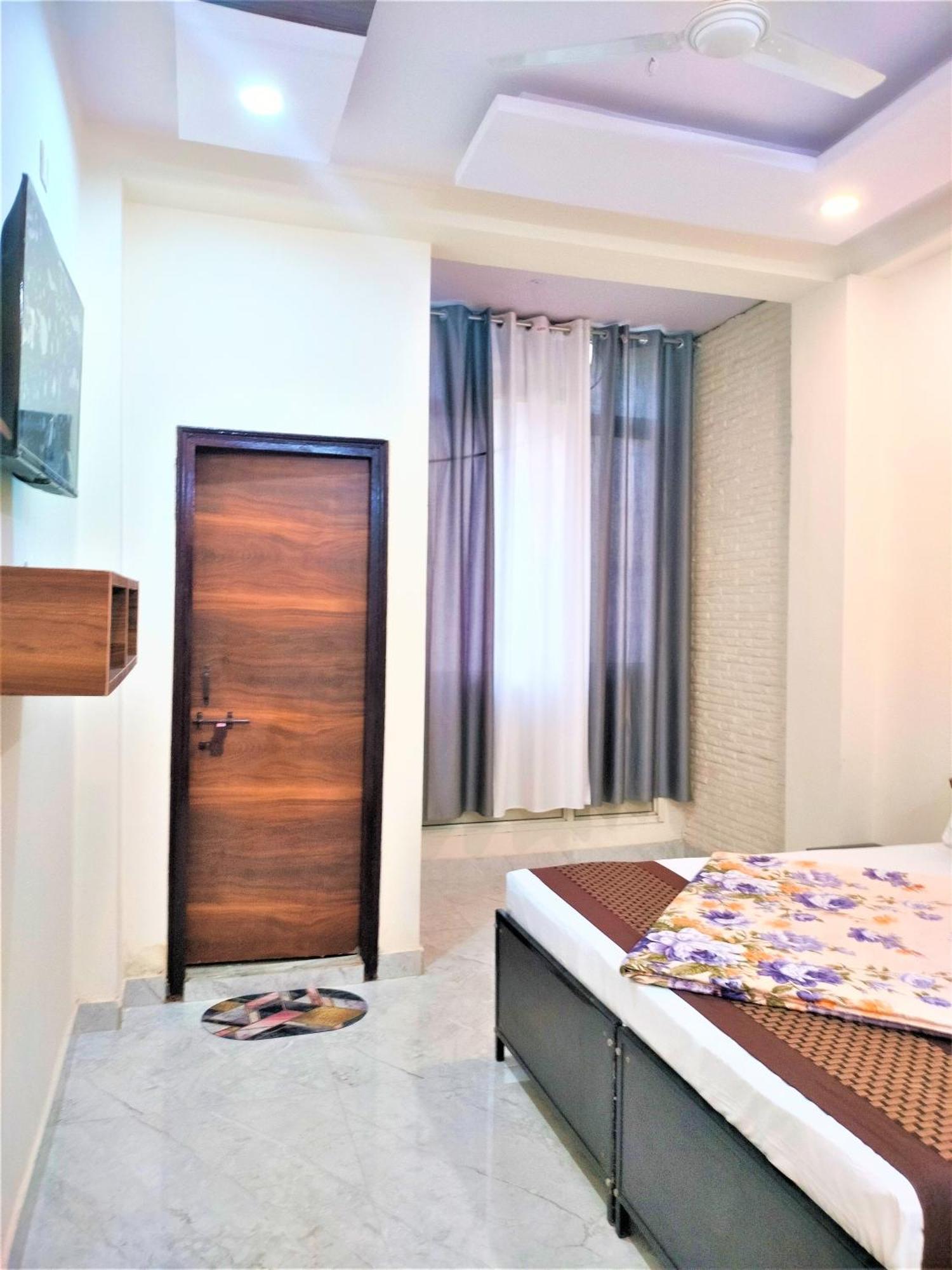Comfort Hotel,new Delhi Mayur Vihar Noida Hotel