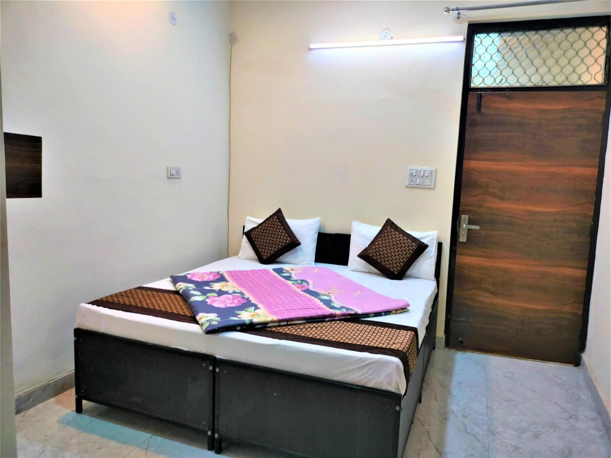 Comfort Hotel,new Delhi Mayur Vihar Noida 3*