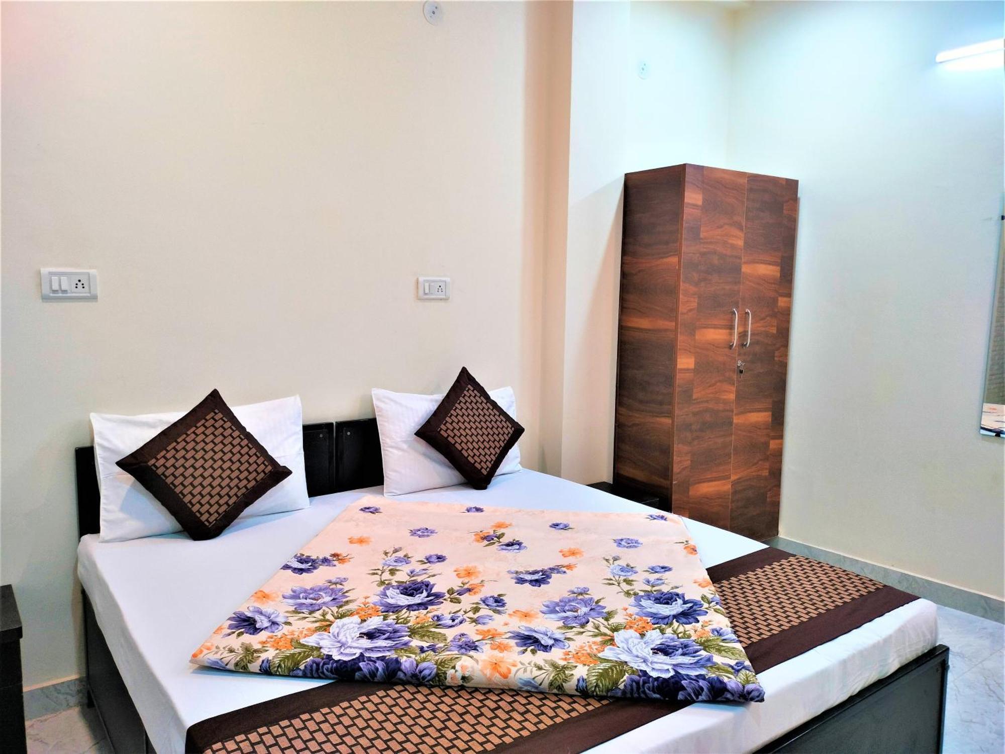 Comfort Hotel,new Delhi Mayur Vihar Noida Hotel