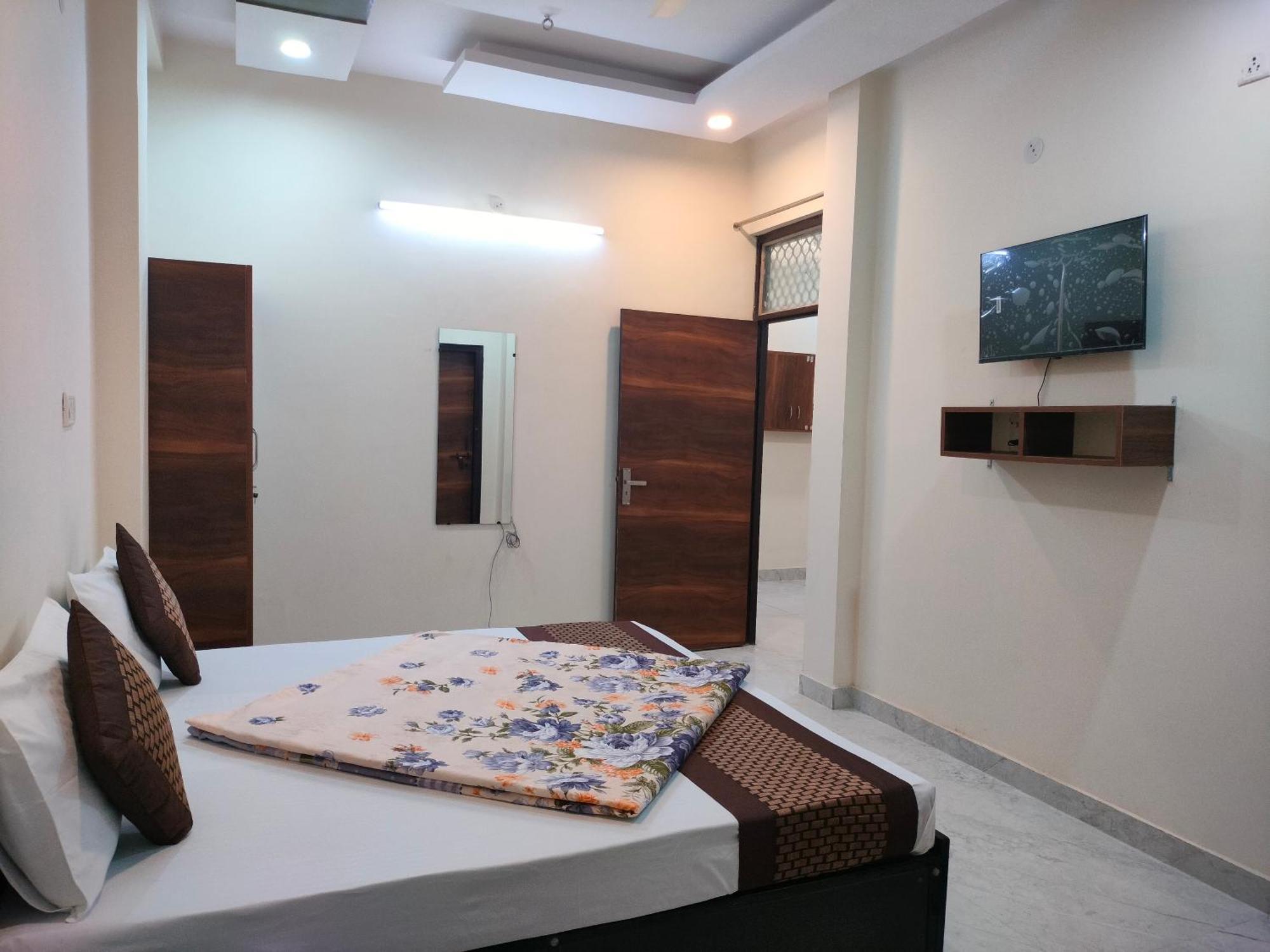 Comfort Hotel,new Delhi Mayur Vihar Noida 3*