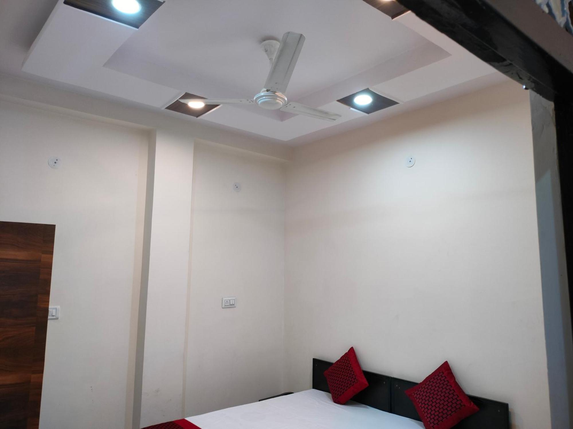 Hotel Comfort Hotel,new Delhi Mayur Vihar Noida New Delhi