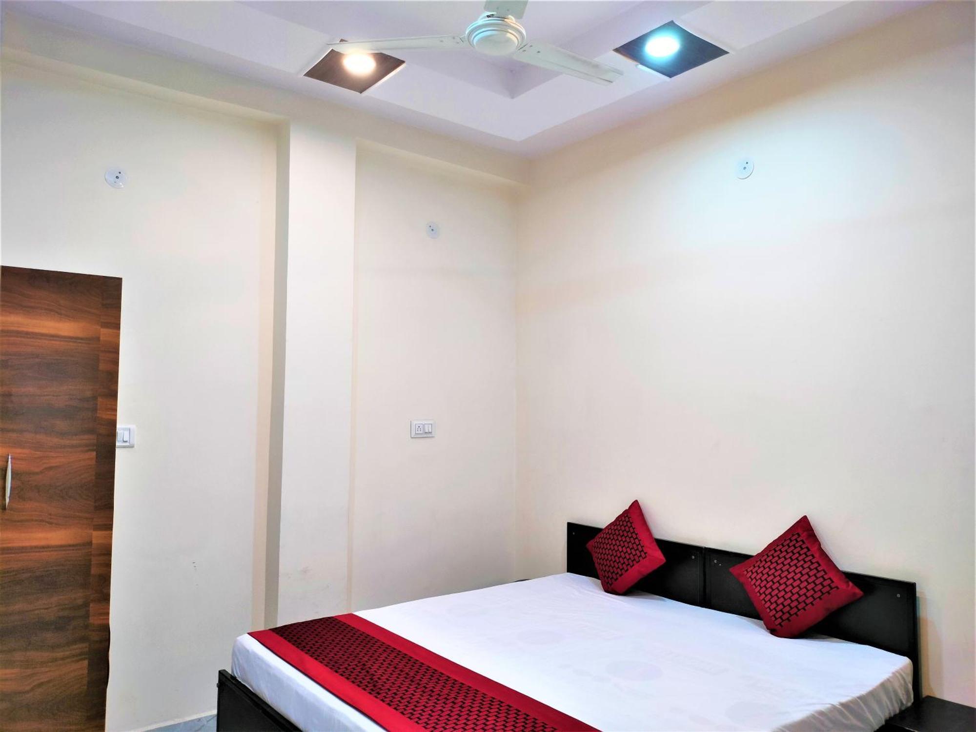 Hotel Comfort Hotel,new Delhi Mayur Vihar Noida